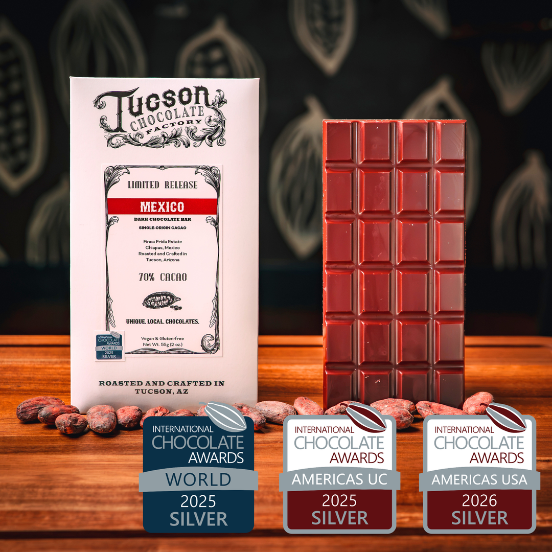 Almendra Blanca 70% Dark Chocolate